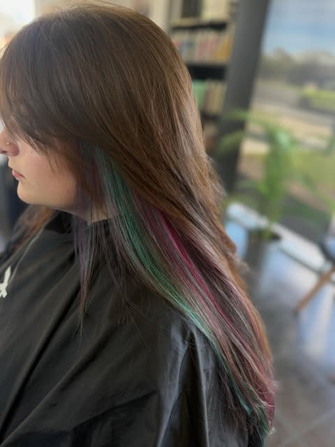 A pop of green and pink colour